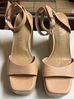 Beach Wedges Gianni Bini 9.5